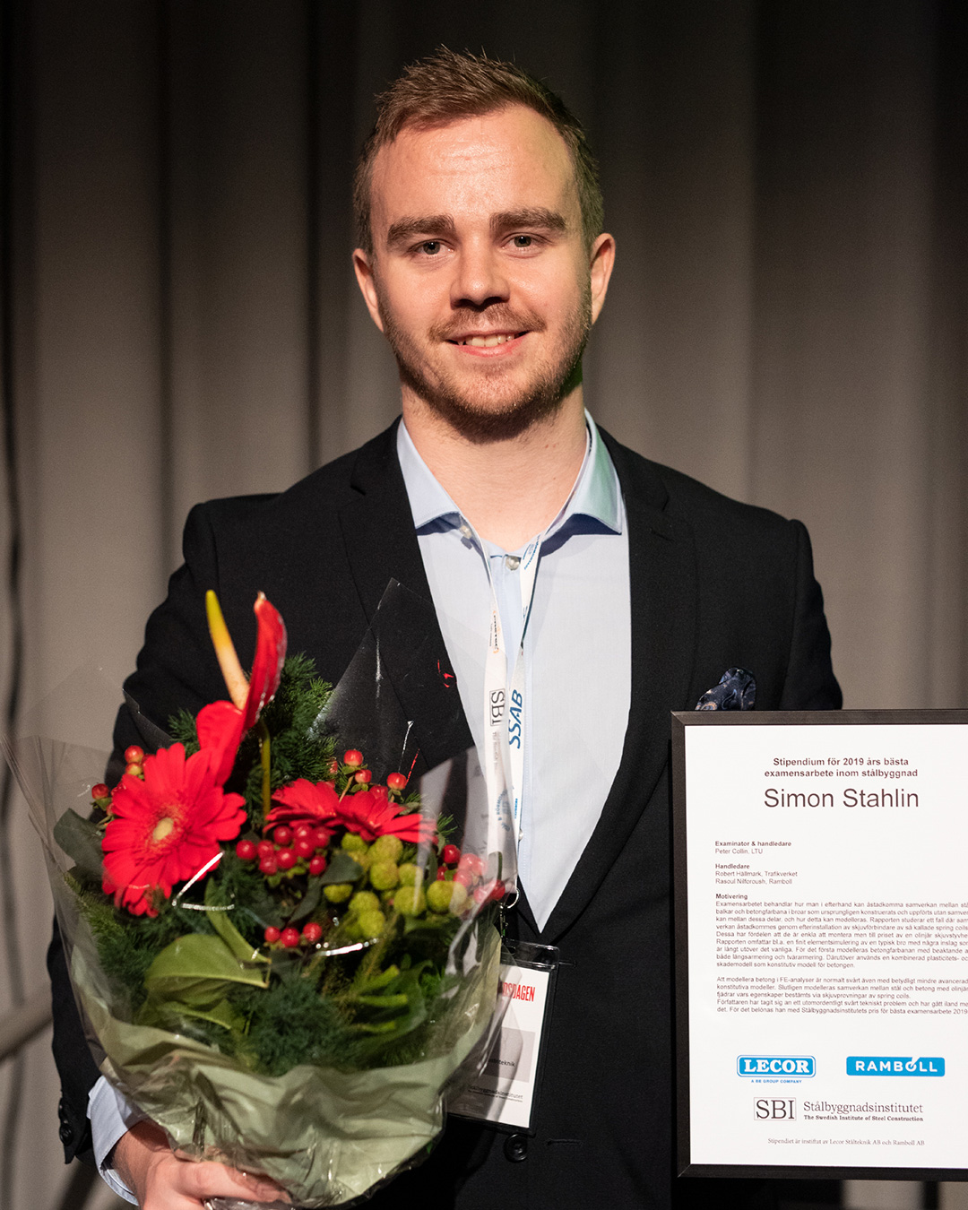 Simon Stahlin från site vinner basta examensarbete 2019 mottar satalbyggnadspriset