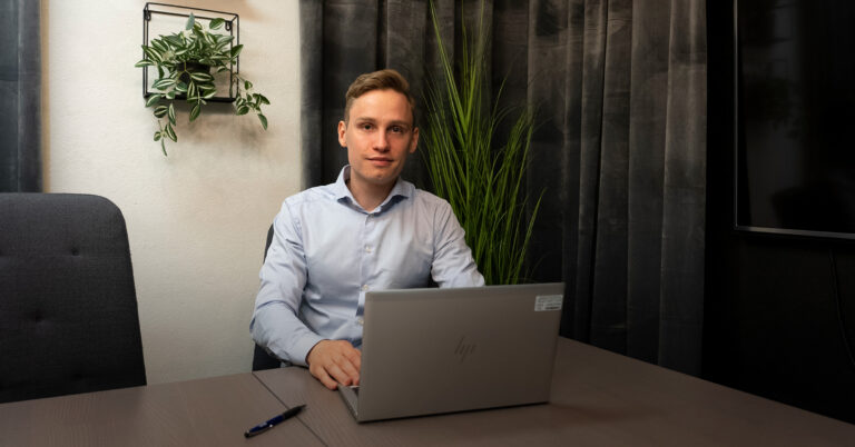 Arvid Eriksson på SITE konferensrum 2400x1256px